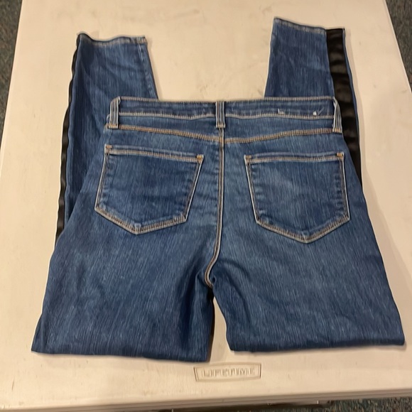 NWOT L’AGENCE SKINNIES WITH BLACK SATEEN STRIP DOWN THE SIDES!! - Picture 7 of 7